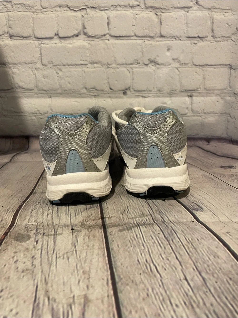 New Balance Women's Gray and Light Blue Athletic Walking Shoes sz8